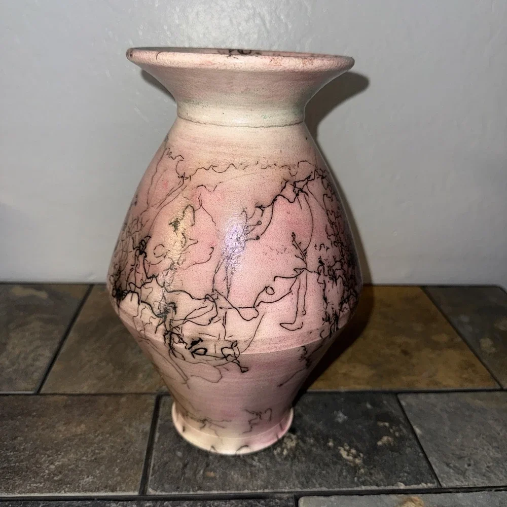 Handcrafted Navajo Horse Hair Pottery Vase 11in